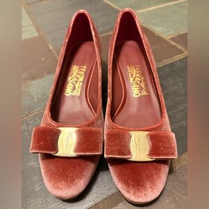 Salvatore Ferragamo Pink Velvet Vara Bow Pumps